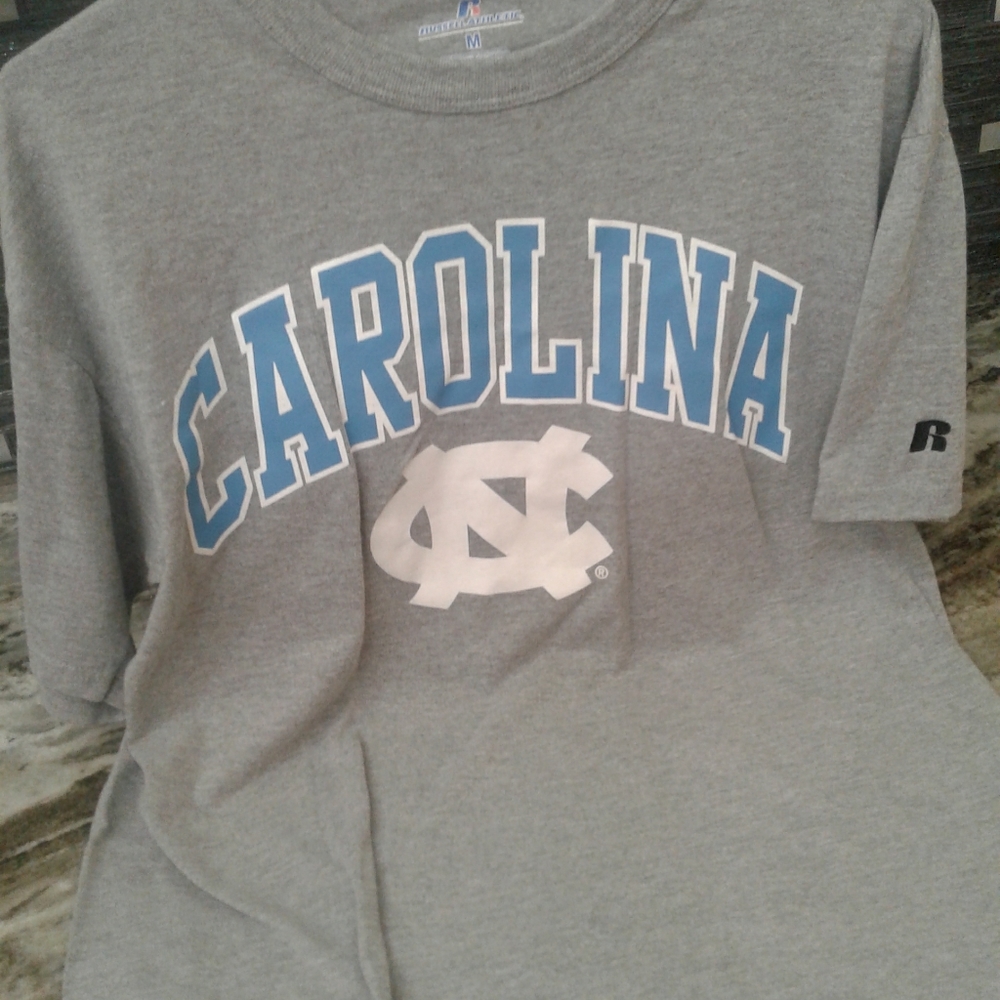 North Carolina men's medium tee shirt